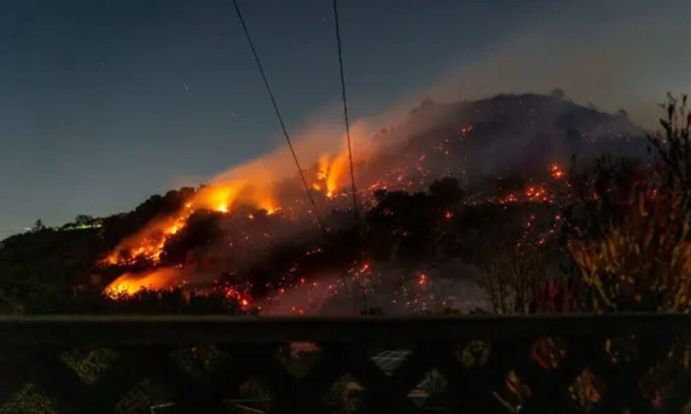 Santa ana winds heighten wildfire risk across southern california this week